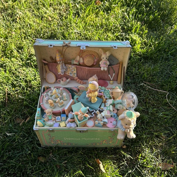 Precious Moments Toy Chest Music Box Pink New in Box - Picture 5 of 16